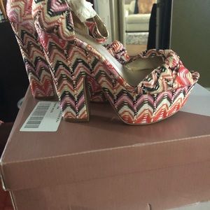 MULTI COLOR PLATFORM